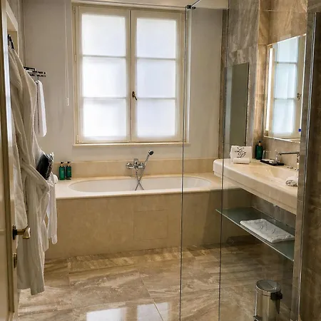 Le Dixseptieme Hotel 4*