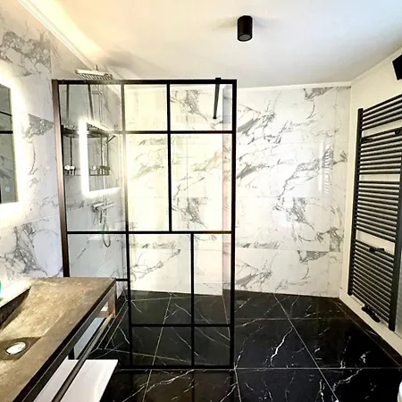 Elegant - Next From Grand Place, Netflix & Comfort Apartment