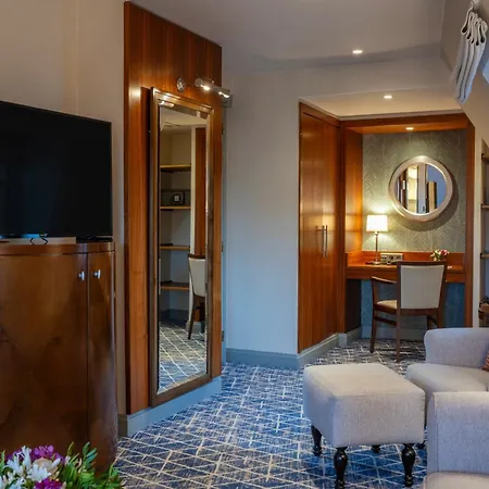 Hotel Warwick Grand-place 4*