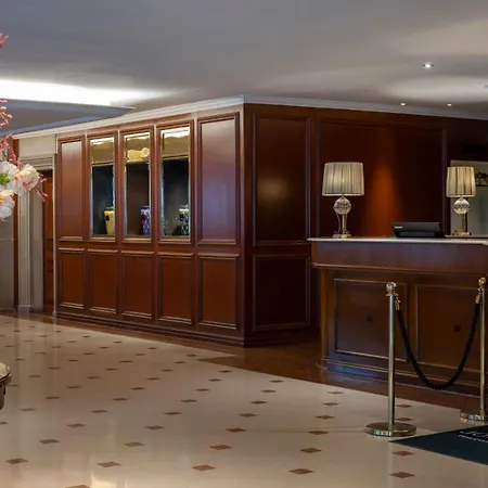 Warwick Grand-place 4*