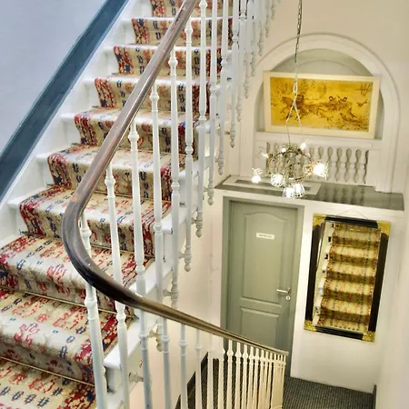 Marie Therese Apartment *
