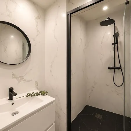 Centerstay Apartment *