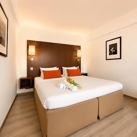 Centerstay Apartment *