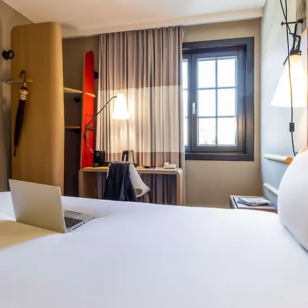 Hotel Ibis Off Grand'place 3*