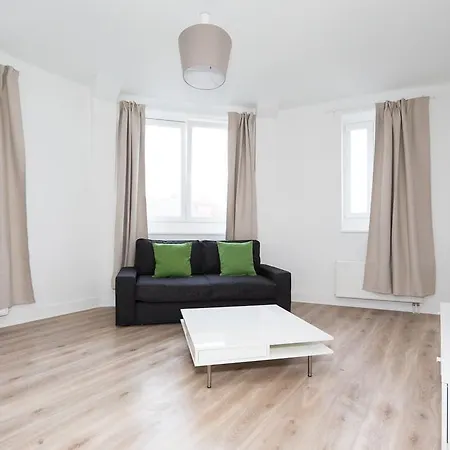 Apartment Louise Chatelain *