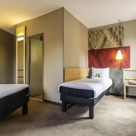 Ibis Off Grand'place Hotel 3*
