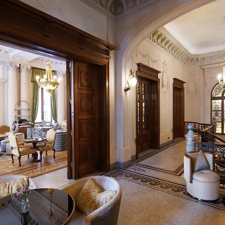 Fleur De Hotel 4*