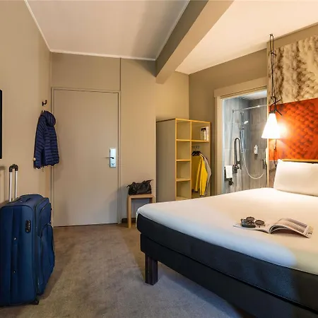 Hotel Ibis Off Grand'place 3*