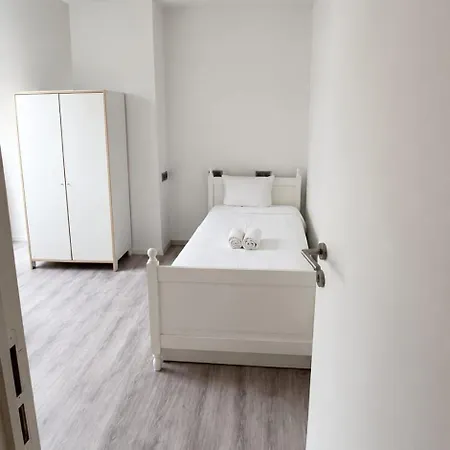 European District Thirteen Apartment *