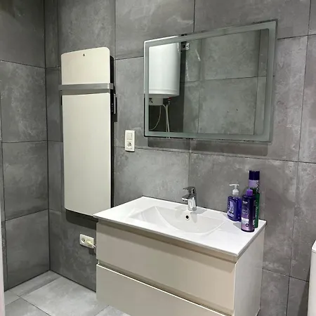 Modern For 4 Near Center Brussels