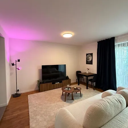 Modern Executive In The Eu Quarter Heart In Apartment