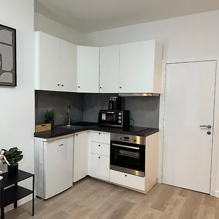 Modern For 4 Near Center Brussels