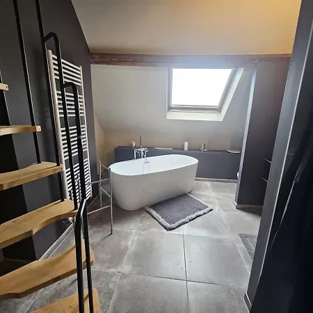 Luxury Triplex Stylish 2br In Apartment *