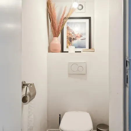 3 Bedroom Self Check In For 7 Brussels
