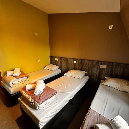 Brxxl 5 Centre Hostel Brussels