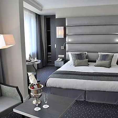 Western Royal Centre Hotel 3*