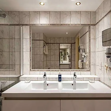 Hotel Thon Bristol Stephanie 4*