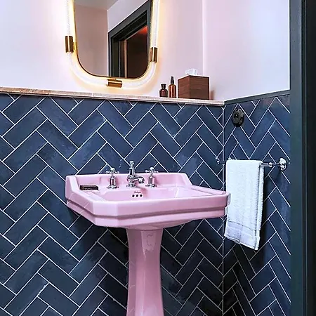 The Hoxton, Hotel