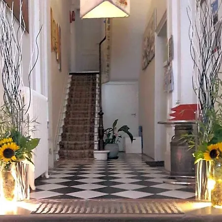 Marie Tha Rese Hotel *