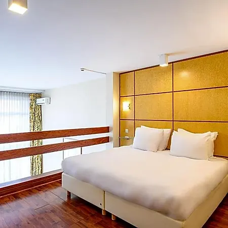 B-aparthotel Montgomery Hotel 4*