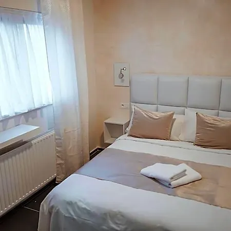 Hotel Onyx Expo 3*