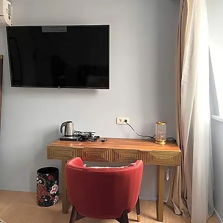 La Piece Hotel *