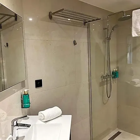 B-aparthotel Montgomery 4*