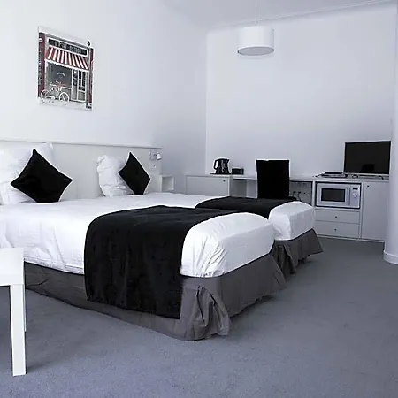 Satellite Hotel