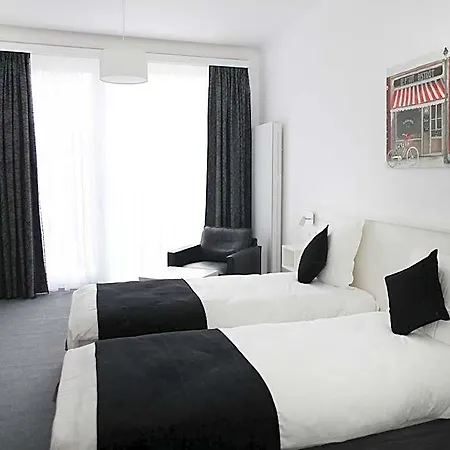 Hotel Satellite *