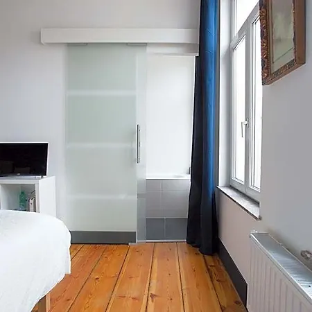 Bed & Breakfast 36 3*