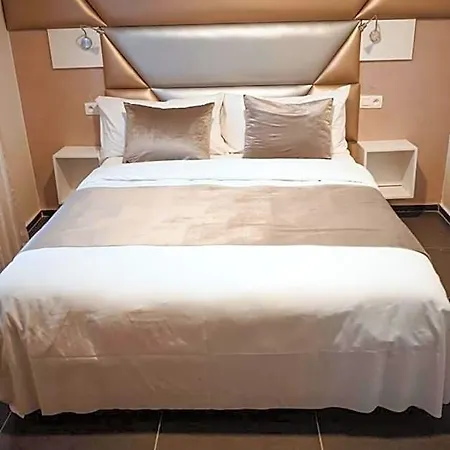 Hotel Onyx Expo 3*