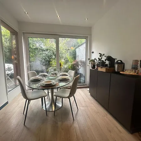 Holiday home Spacious Family For 6 To 8 Guests With 3 Bedrooms And 2 Bathrooms Between Center And Airport *