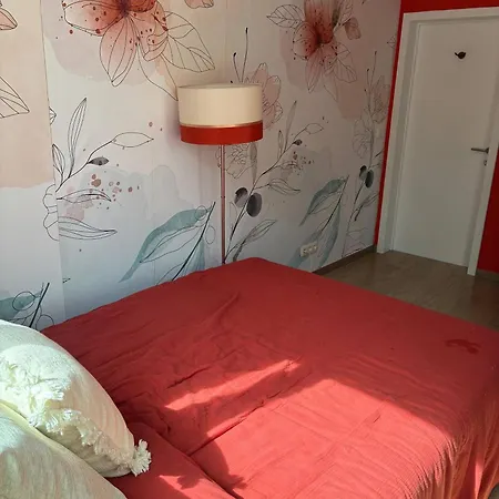 Tastefully-decorated Bedroom With Garden Access 3* Brussels