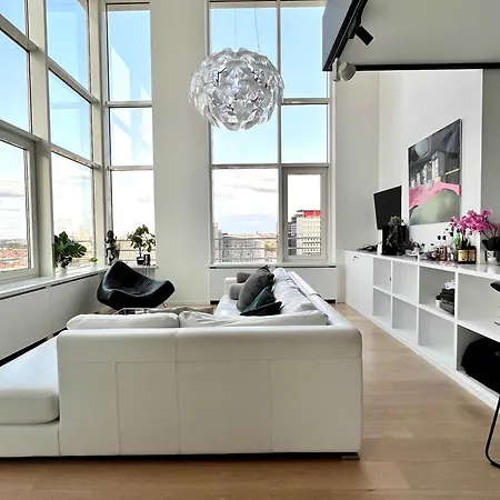 Penthouse Skyline 220 M2 Of Refined Elegance 4*