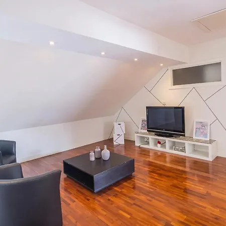 Spacious House With Large Garden In Jette Holiday home