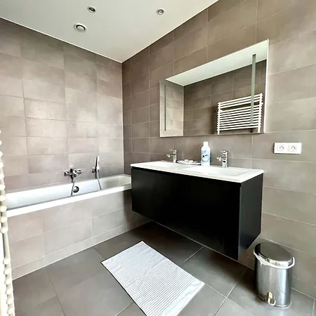Penthouse Skyline 220 M2 Of Refined Elegance 4* Brussels