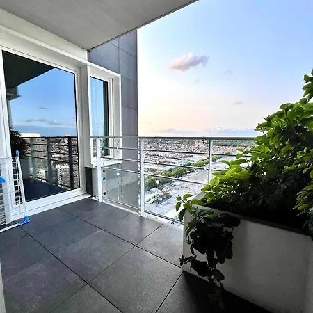 Penthouse Skyline 220 M2 Of Refined Elegance 4*