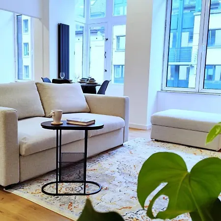 Le Cocon Royale 182 Apartment