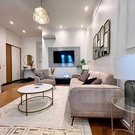 Family & Cosy For Up To 9 Guests Near Midi Station Apartment Brussels