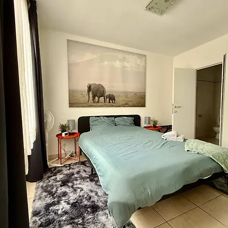 Apartment & Elegant Close To The European Parliament *