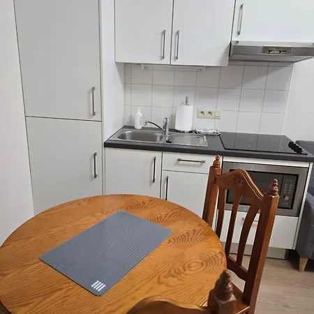 Square Apartment *