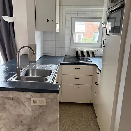 Cozy 4 Person Eu Diamant Neighborhood Apartment Brussels