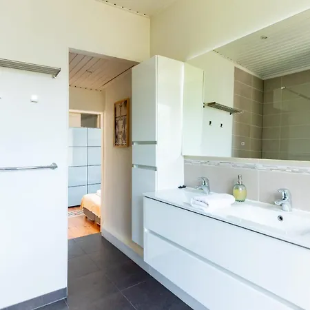 Eu - Parking, Quiet, Bright Apartment
