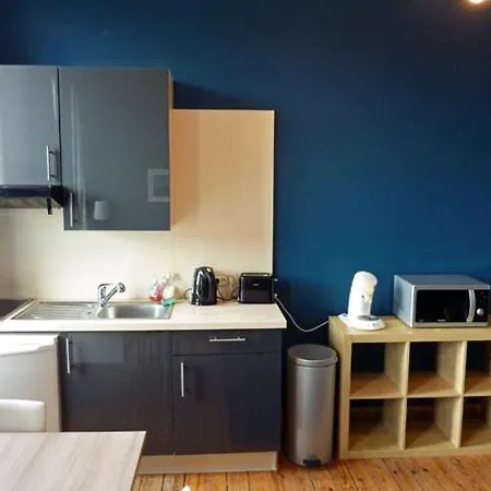 Bright & Cosy Near Eu, Vub & Montgomery Apartment *