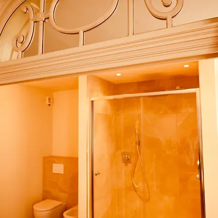 Family Streetview Luxuriuos Bathroom Apartment Brussels