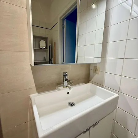 & Elegant Close To The European Parliament Apartment
