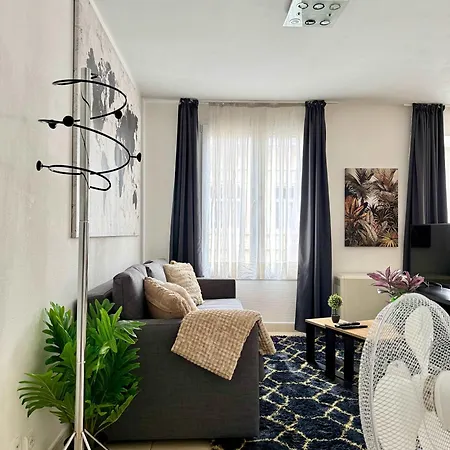 Apartment & Elegant Close To The European Parliament *