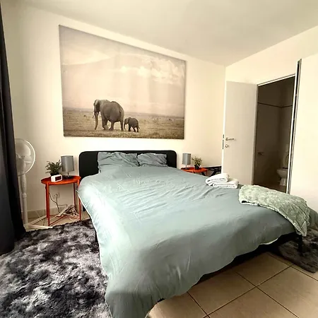 Apartment & Elegant Close To The European Parliament *