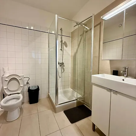 & Elegant Close To The European Parliament Apartment *