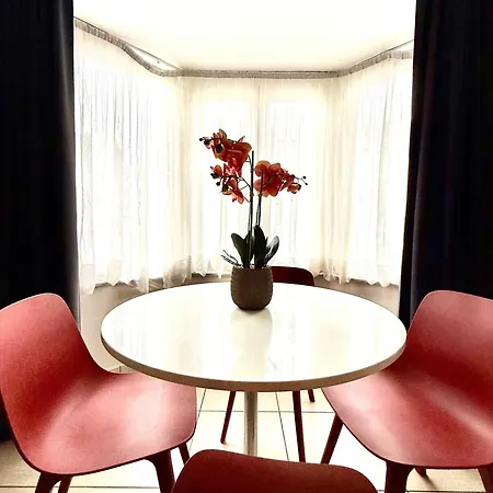 Apartment & Elegant Close To The European Parliament
